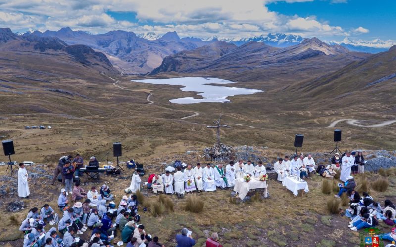 BENDICION DE LA CAPILLA SANTA MARIA MADRE DE DIOS EN HUACHUCOCHA