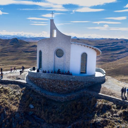 BENDICEN EN HUACHUCOCHA LA CAPILLA SANTA MARÍA MADRE DE DIOS, EDIFICADA EN MEMORIA DEL PADRE HUGO DE CENSI