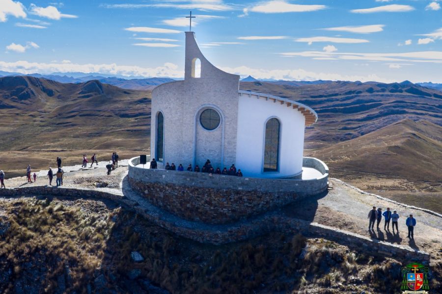 BENDICEN EN HUACHUCOCHA LA CAPILLA SANTA MARÍA MADRE DE DIOS, EDIFICADA EN MEMORIA DEL PADRE HUGO DE CENSI