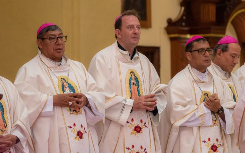 MONSEÑOR GIORGIO BARBETTA PARTICIPÓ EN LA TOMA DE POSESIÓN CANÓNICA DE MONS. ALFREDO VIZCARRA EN LA ARQUIDIÓCESIS DE TRUJILLO