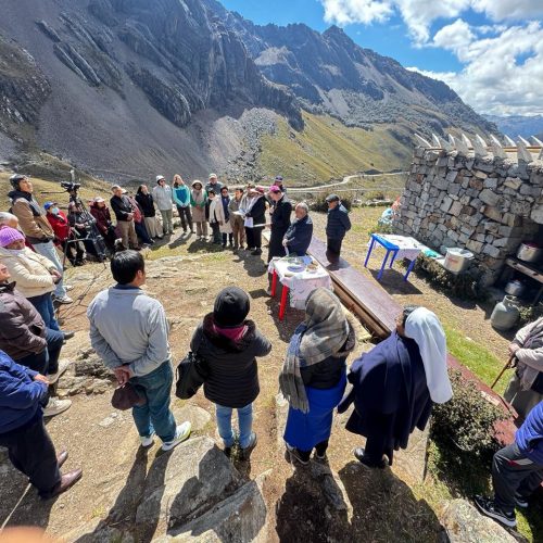 SE REALIZÓ LA BENDICIÓN DE LA NUEVA CRUZ DEL CRISTO REDENTOR DE CAHUISH